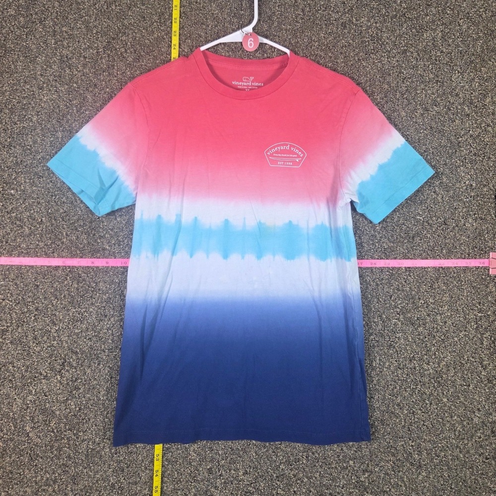 Vineyard Vines T-Shirt Mens XS Red White Blue Tie Dye Ombre Surfboard Graphic